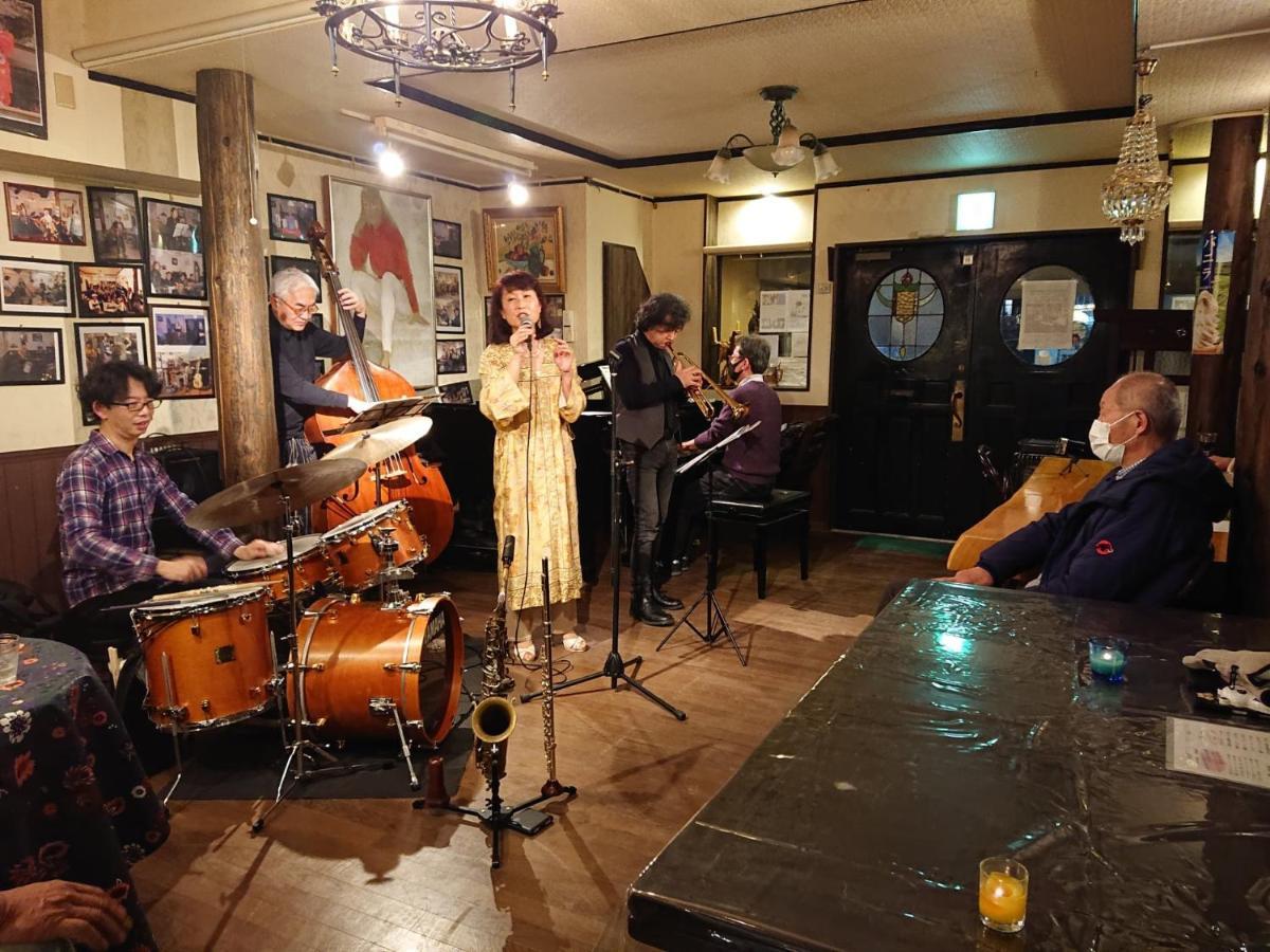 Отель Live Cafe Hisui No Umi Itoigawa Экстерьер фото